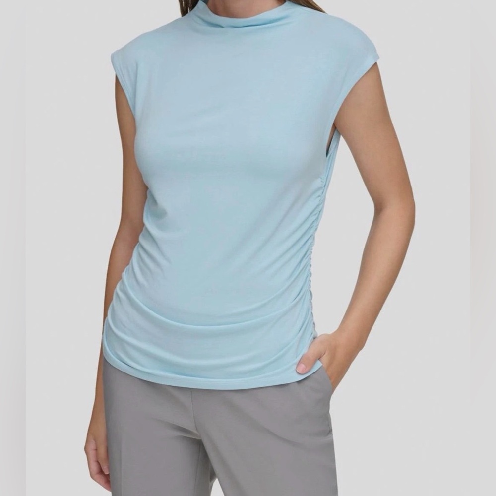 🛍️5/$30 🛍️ Calvin Klein Jeans MINT GREEN Muscle Tee